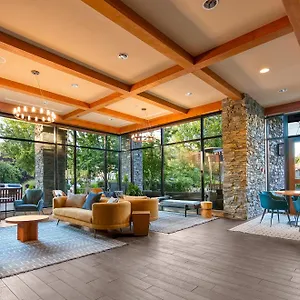 4* מלון Oswego
