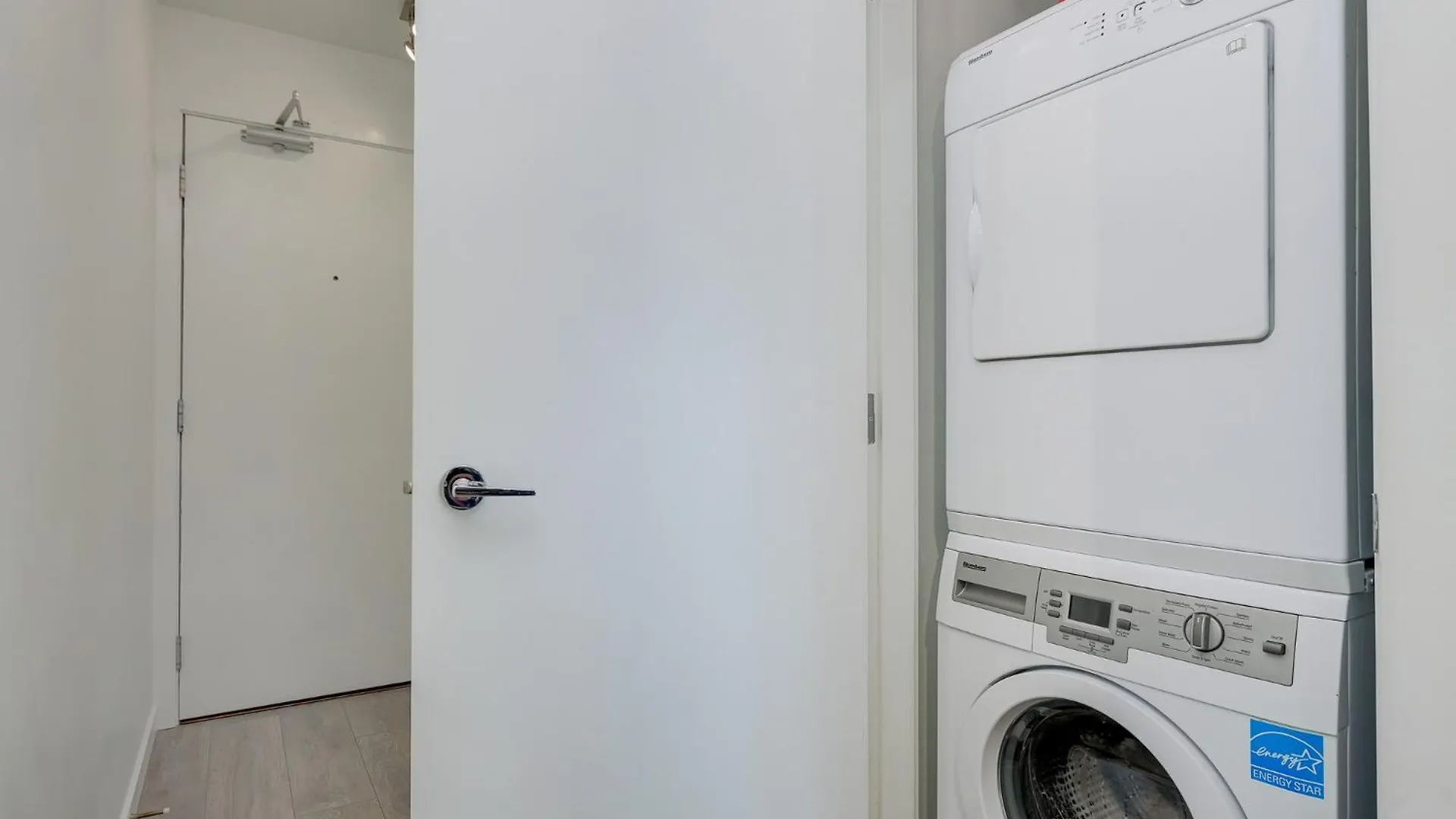 דירה Union 409 - Min 30 Day Stay-Sunny South-Facing Suite With Work Desk In Historic Chinatown By Victoria Prime!