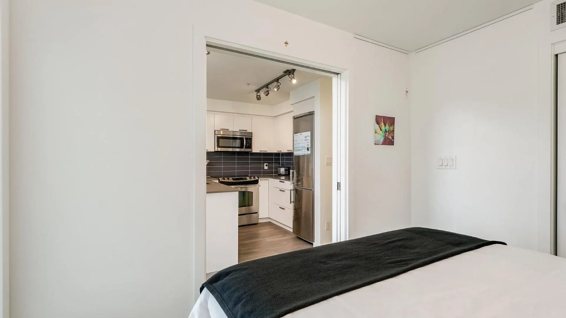 Union 409 - Min 30 Day Stay-Sunny South-Facing Suite With Work Desk In Historic Chinatown By Victoria Prime!